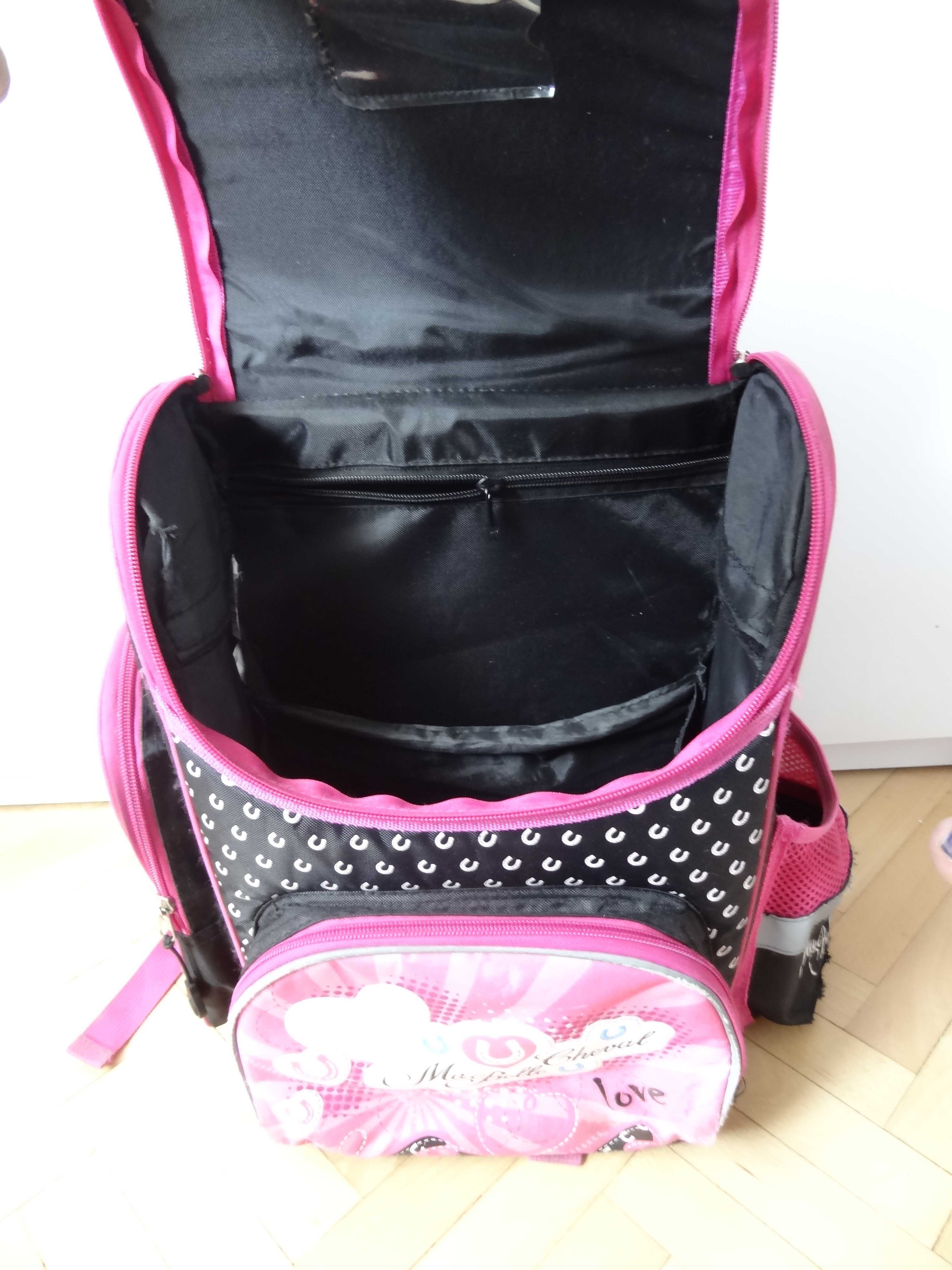 Duży różowy plecak szkolny dla dziewczynki St. Majewski