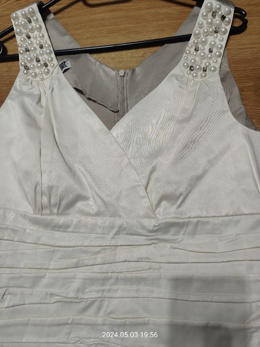 Elegancka sukienka wizytowa - M