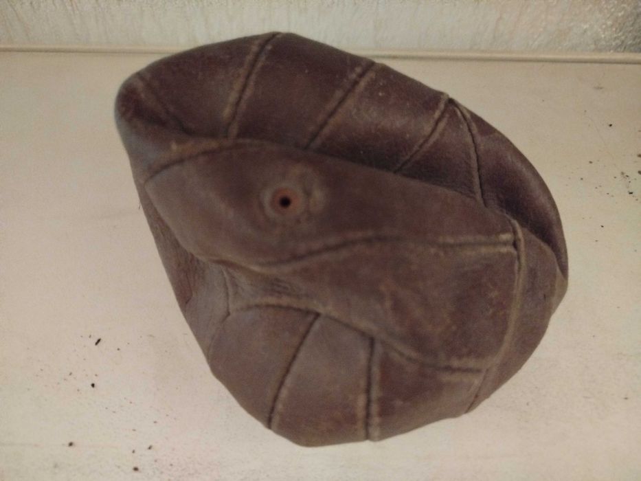 Piłka do gry skóra PRL siatkówka piłka nożna do renowacji