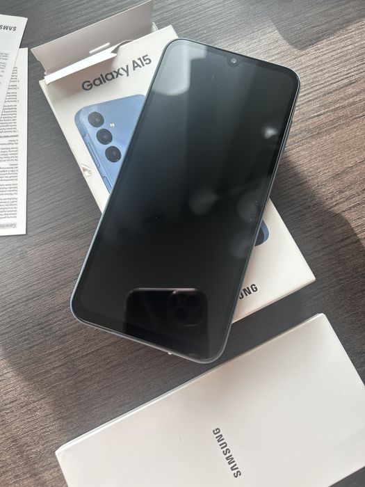 Telemovel Samsung Galaxy 15 Novo com embalagem