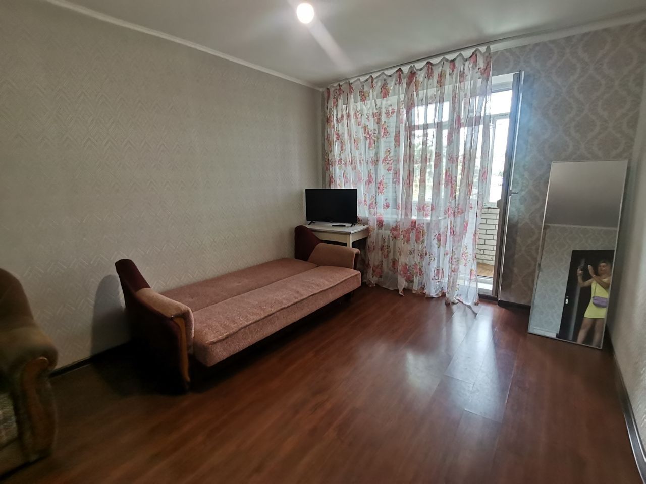 Оренда 2к кв на Пирогово біля озера