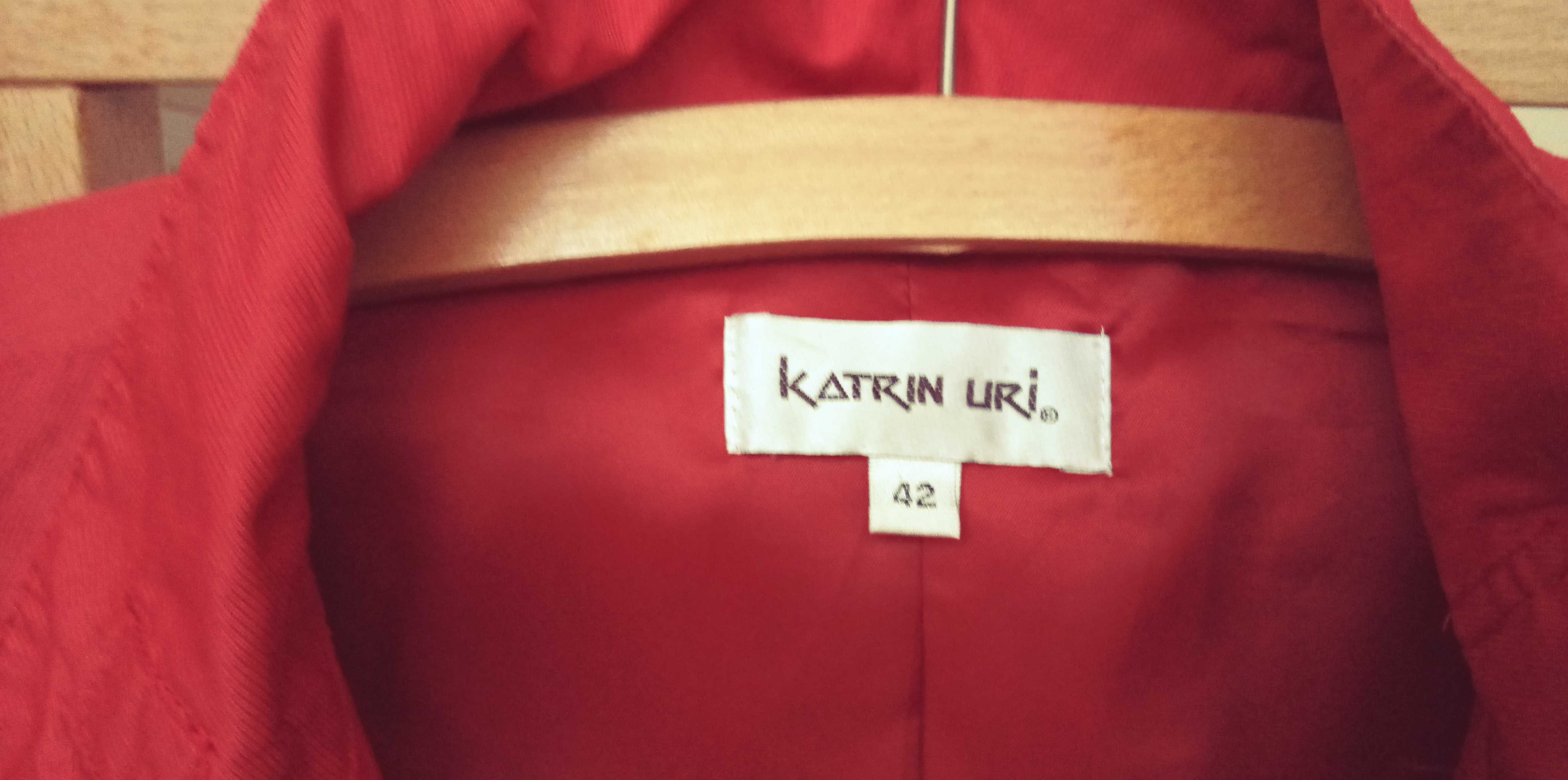 Kurtka Katrin Uri, rozm 42, kolor Czerwony, na podszewce.