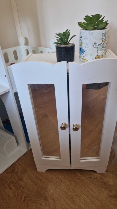 Domek dla lalek + komoda