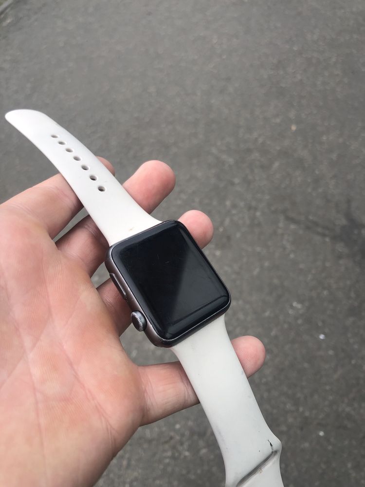 Продам Apple Watch 7000 вісить на яблуці