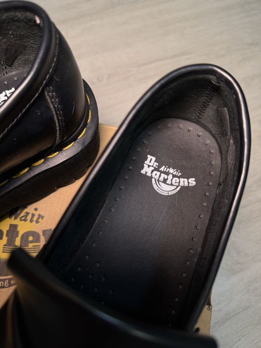Лофери Dr. Martens