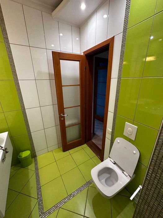 Сдам длительно 3-комнатную квартиру в центре!