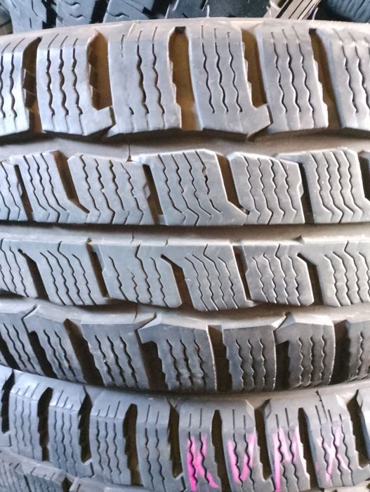 Продам зимние шины 215/60 r17 C