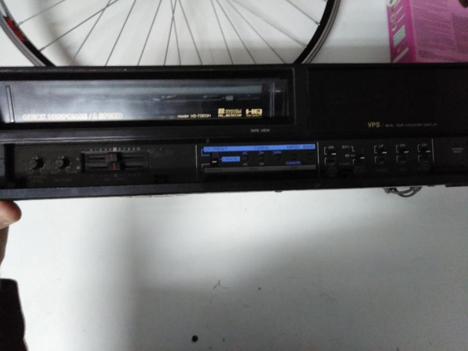 Video vhs AKAI dx4 HI-FI- com problema.