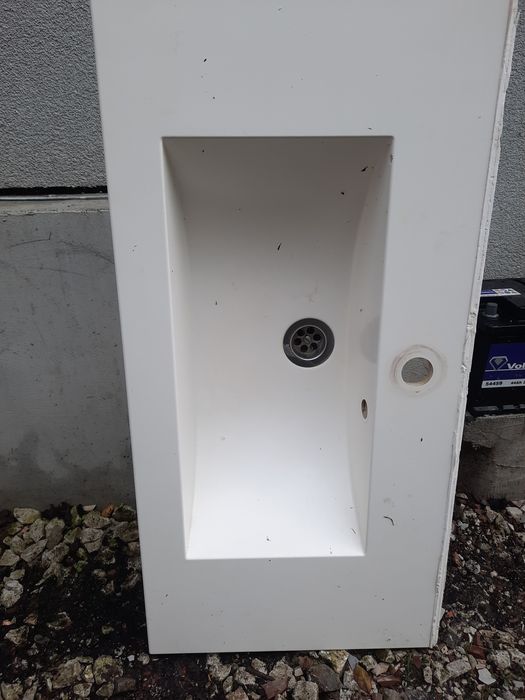 Umywalka ceramiczna prostokątna 80x38 do zabudowy wpuszczana w blat