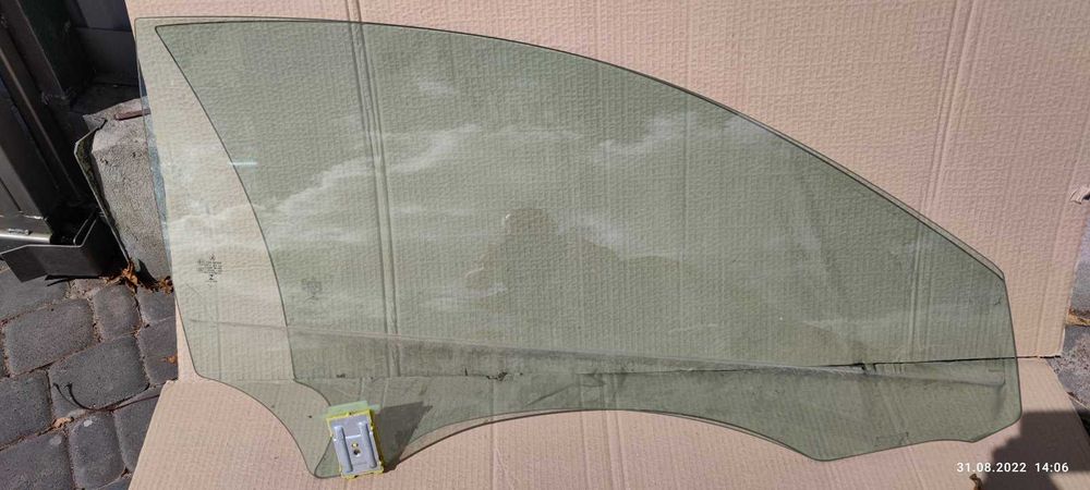 Стекло боковое Mercedes E class C238, W238