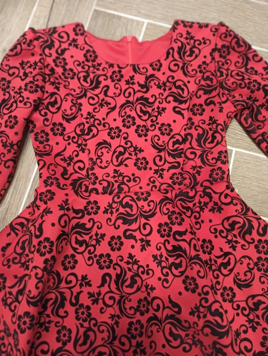 Sukienka na dziewczynkę na 8 lat