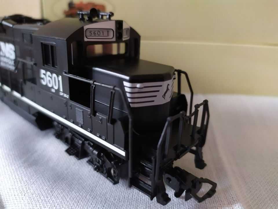 Паровоз тепловоз локомотив Norfolk Southern 5601 H0 для залізниці Piko