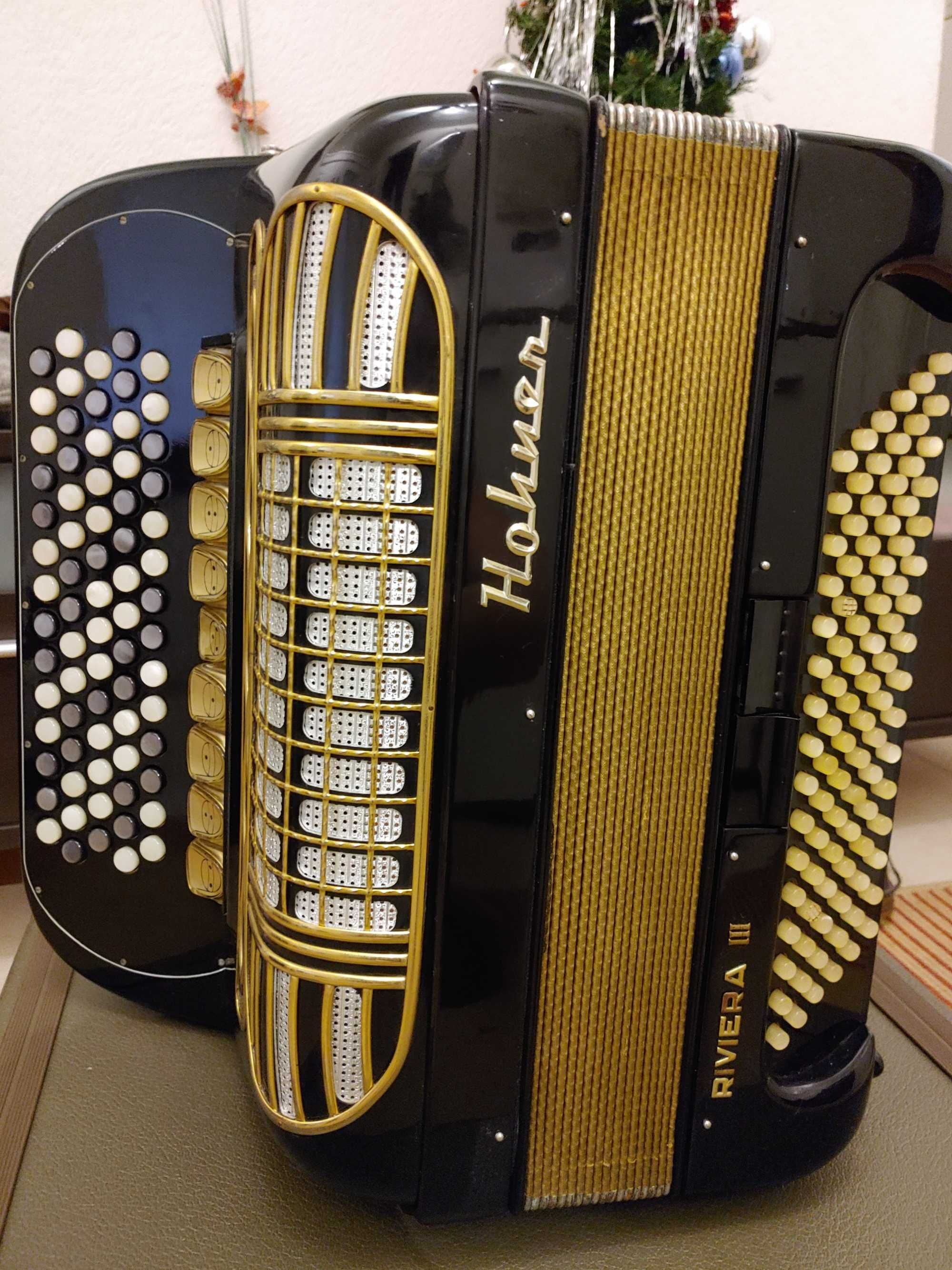 Hohner Riviera III 3a Terceira voz de botões em bom estado
