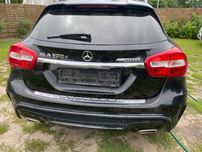 Mercedes GLA Бампер хадні кришка багажика стопи
