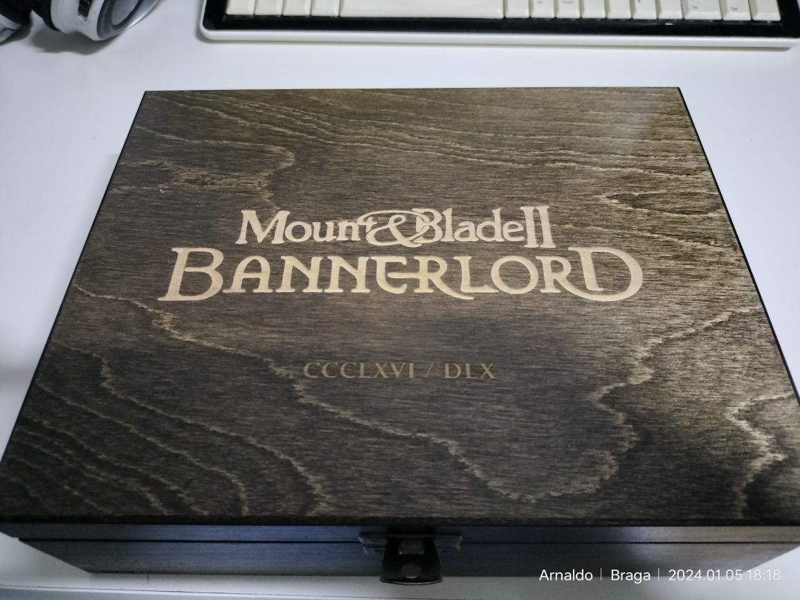 Mount & Blade II Bannerlord (Press Kit) Multiplataforma !!!Raro!!!