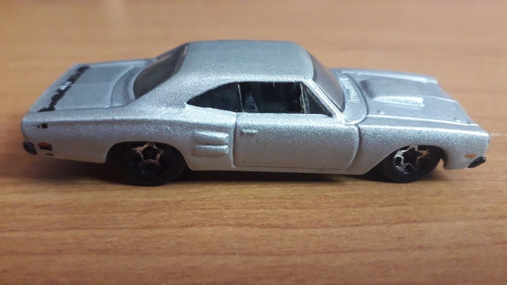 Машинка Dodge Coronet Super Bee 1969 от Hot Wheels. DCC 2007.