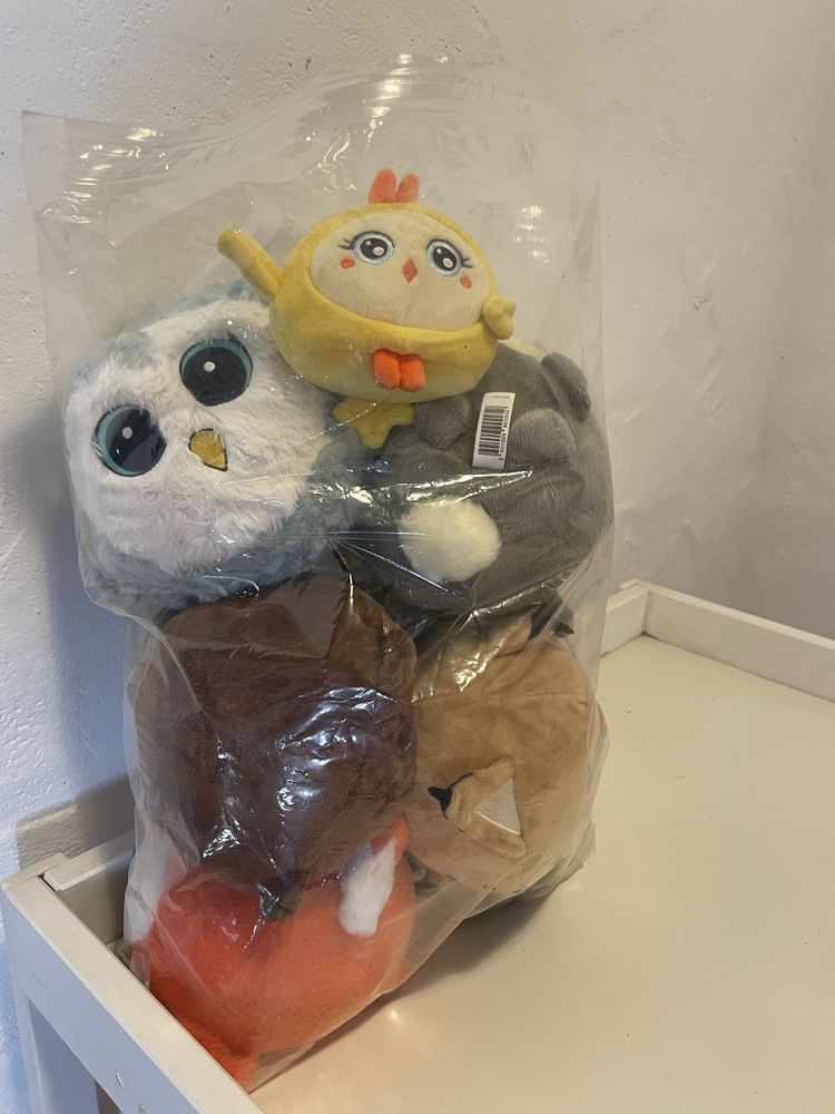 Peluches vários. Como novos.