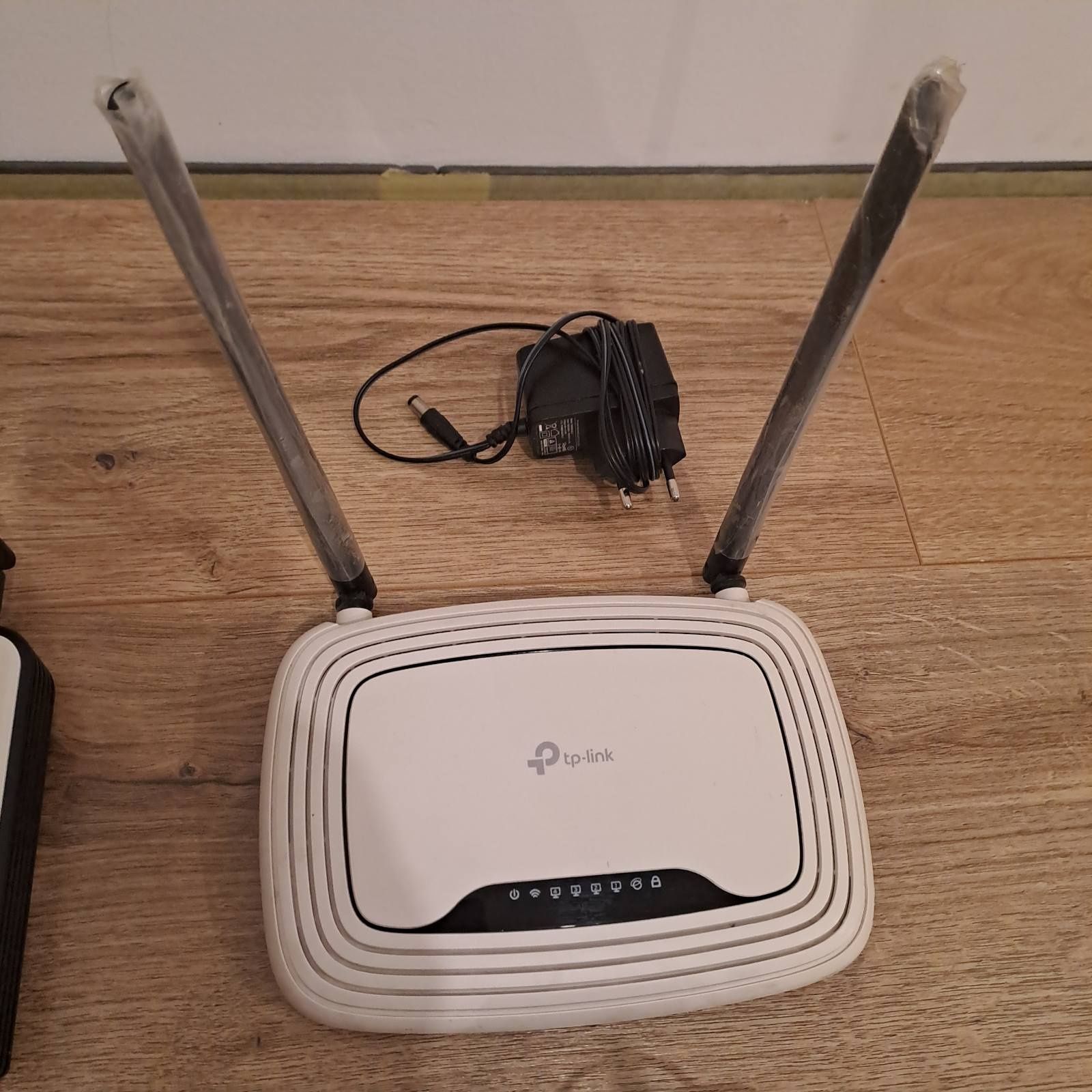 Бездротові маршрутизатори (роутери) Mercusys AC12G, ASUS RT-N10E, TP-L