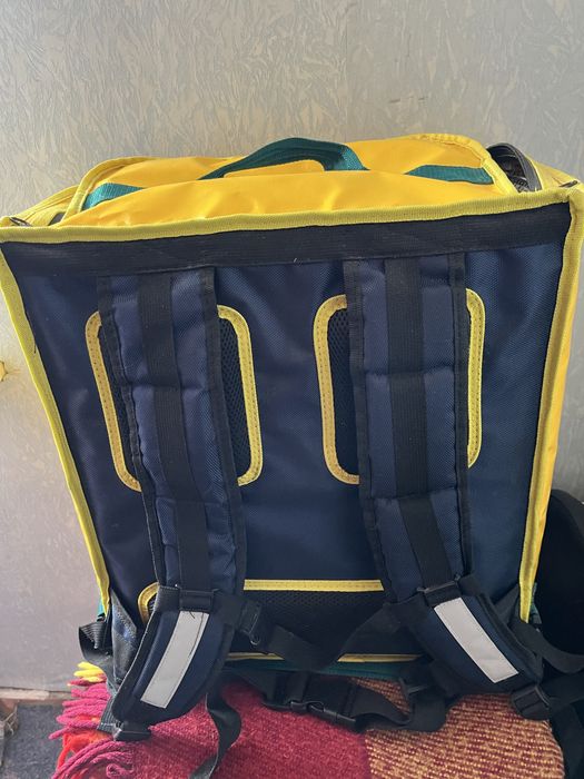 Рюкзак Glovo.