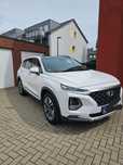 Hyundai Santa Fe Sprzedam Hyundai Santa Fe rocznik 2019 w wersji 4WD Platinum. Auto w b