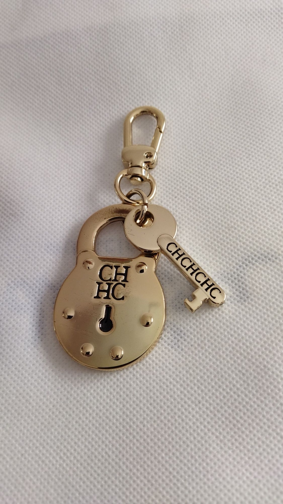 Charm Carolina Herrera
