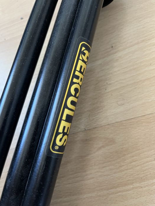 Staty mikrofonowy Hercules MS632B