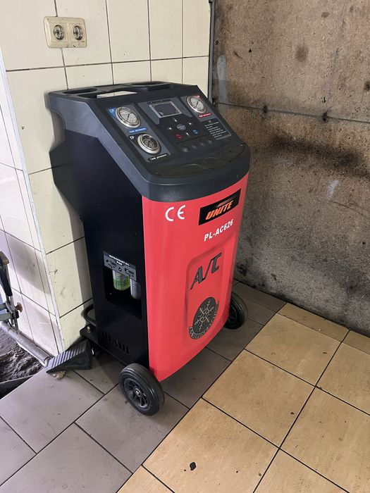 Продам установку для заправки кондиционеров. Заправила около 10 машин.