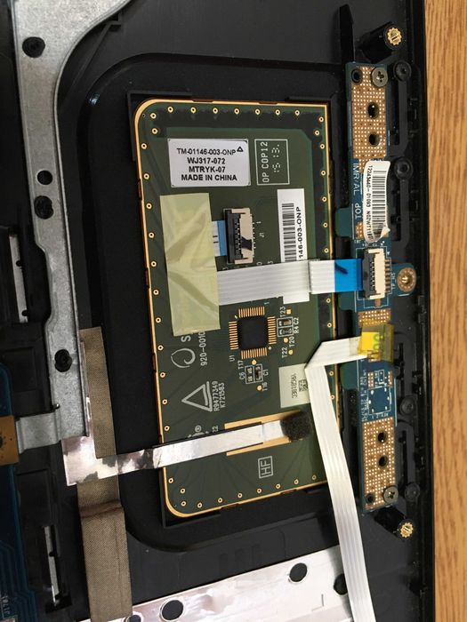 Portátil Toshiba Satellite C855D para peças - ecrã, dissipador, etc