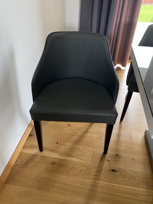 Krzesla z podlokietnikami