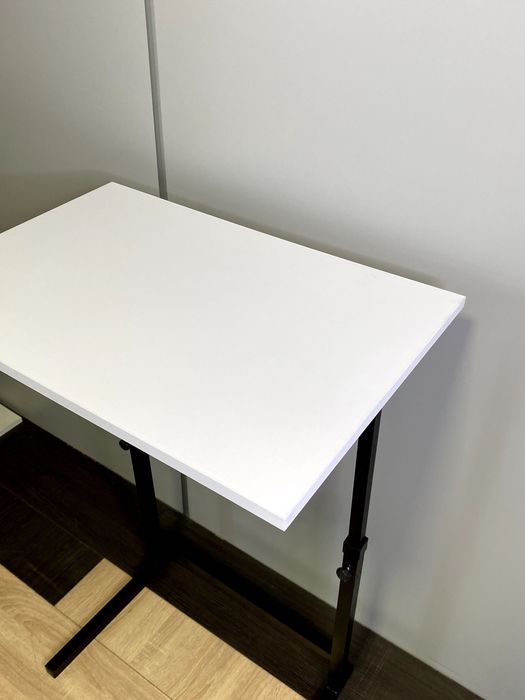 Стіл з регулюванням висоти, столик для работы, приліжковий столик