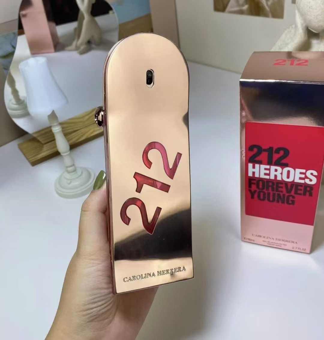 212 Pink Skateboard Woda toaletowa dla kobiet 80 ml