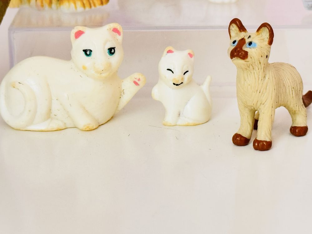 Stare gumowe figurki kotów, Meg, Kinder Ferrero, vintage