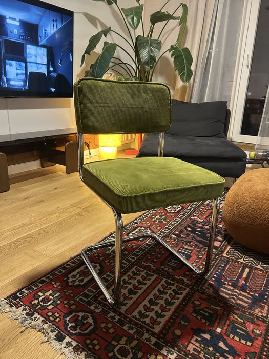 Krzeslo Bauhaus tapicerowane