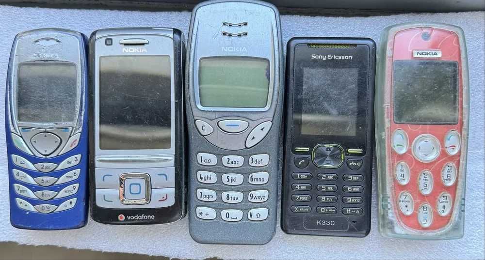 Compro telemóveis antigos, à unidade, ao lote, como for.