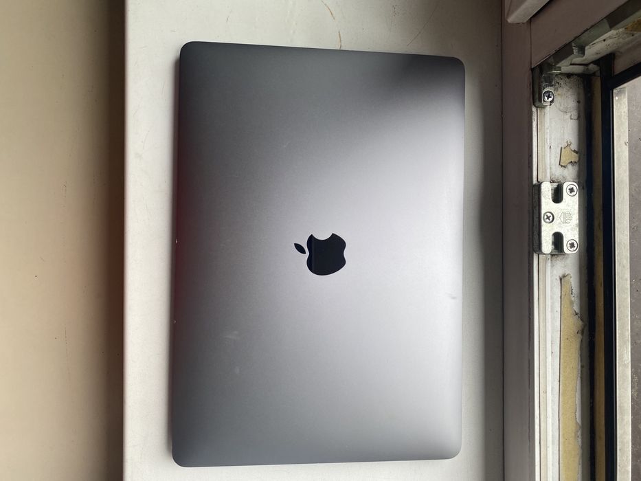 Macbook Pro 13” 8 GB 2020 i5