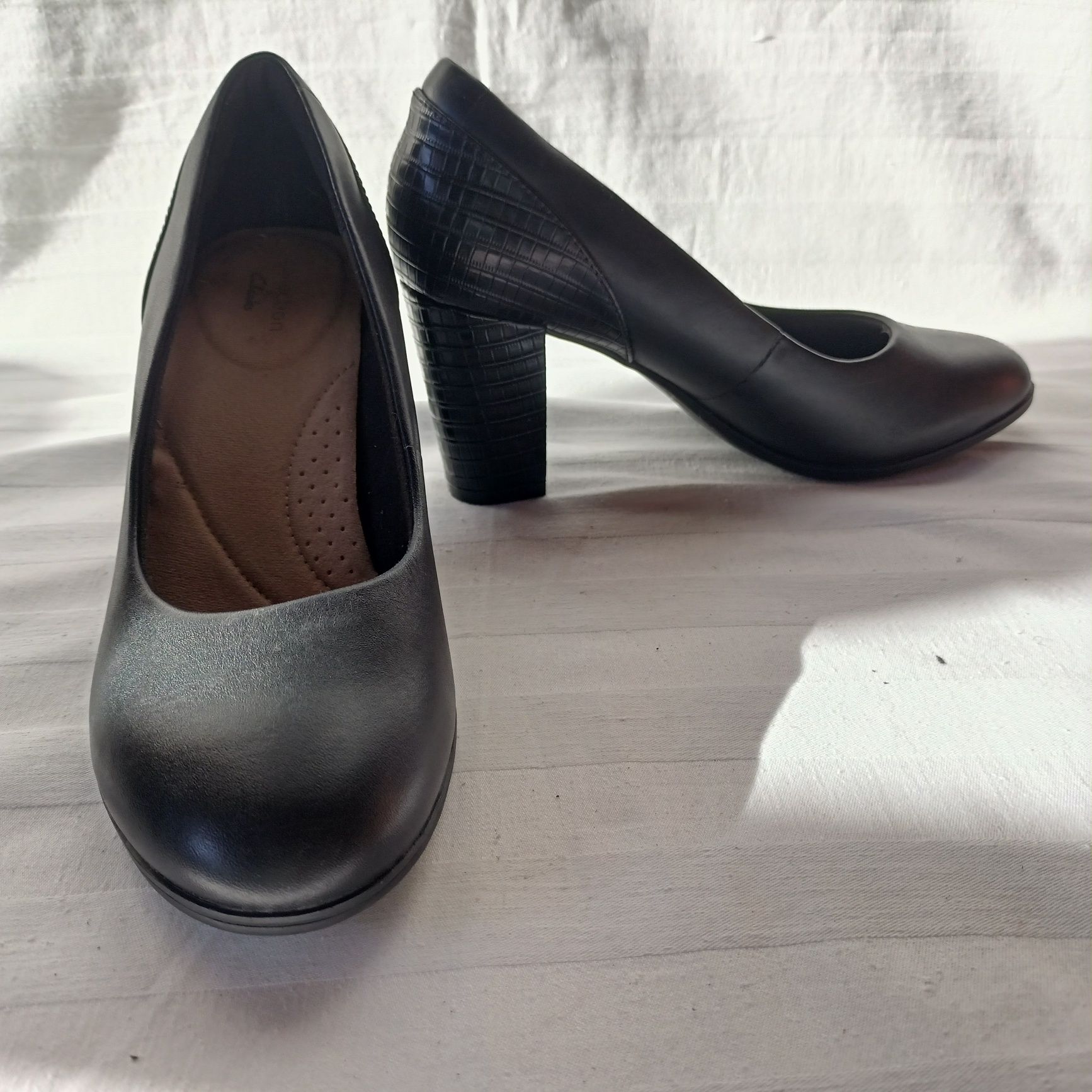 Clarks roz. 37 / UK 4 D / - dł. wkł. 23,5 cm - skóra - super stan