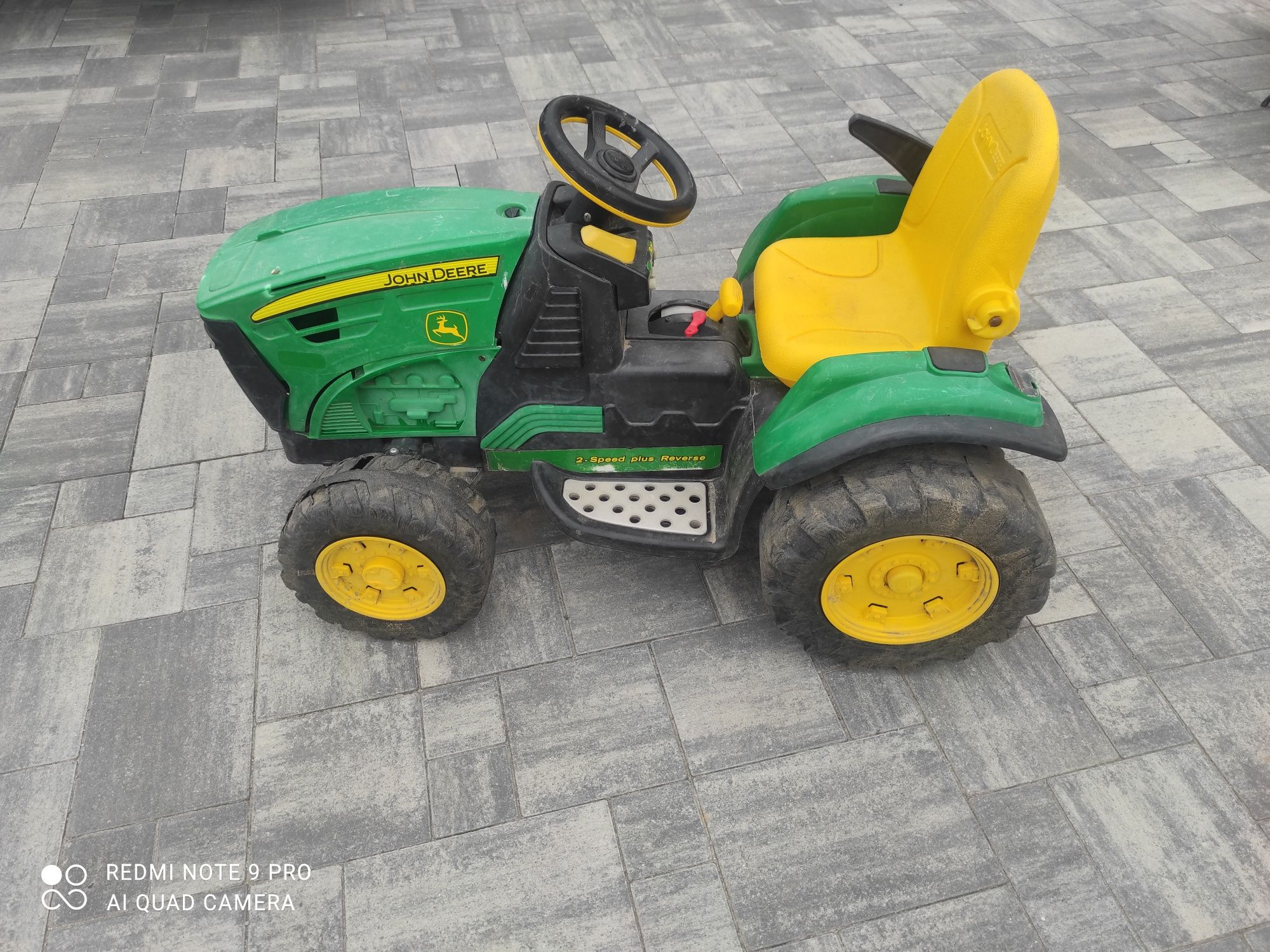 Traktorek John Deere