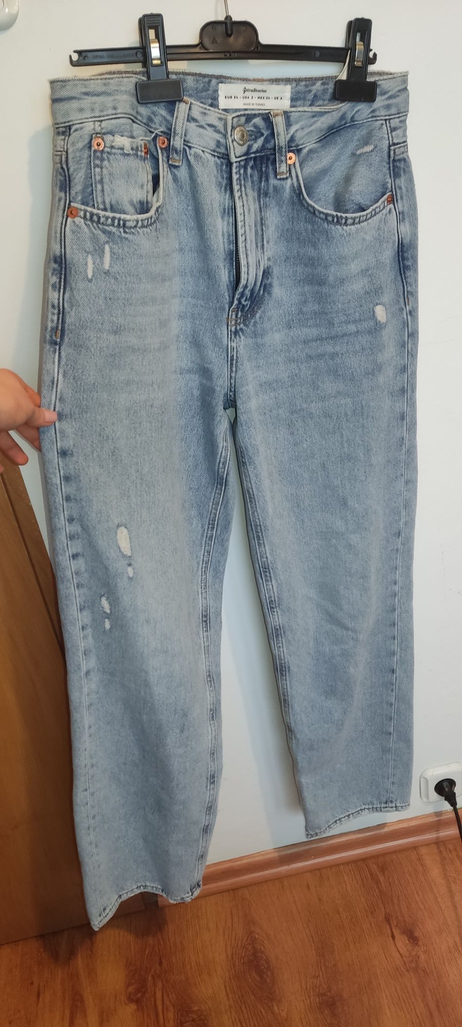 Spodnie jasne jeansy Stradivarius 34 XS luźne