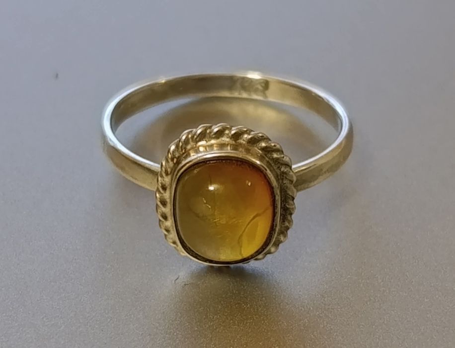 Срібло. 925 проба. Бурштин. Сережки. Каблучка.