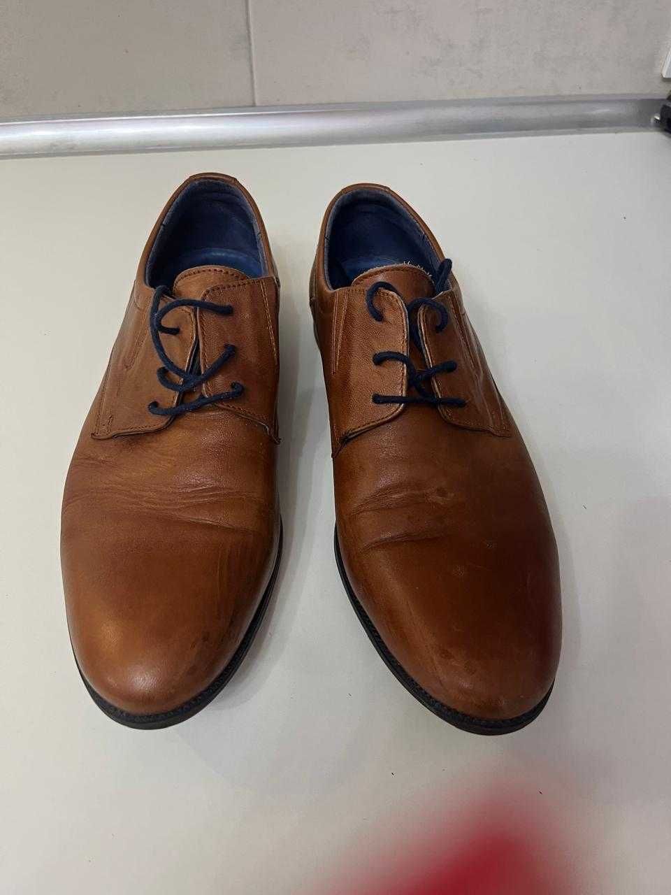 Buty do garnituru