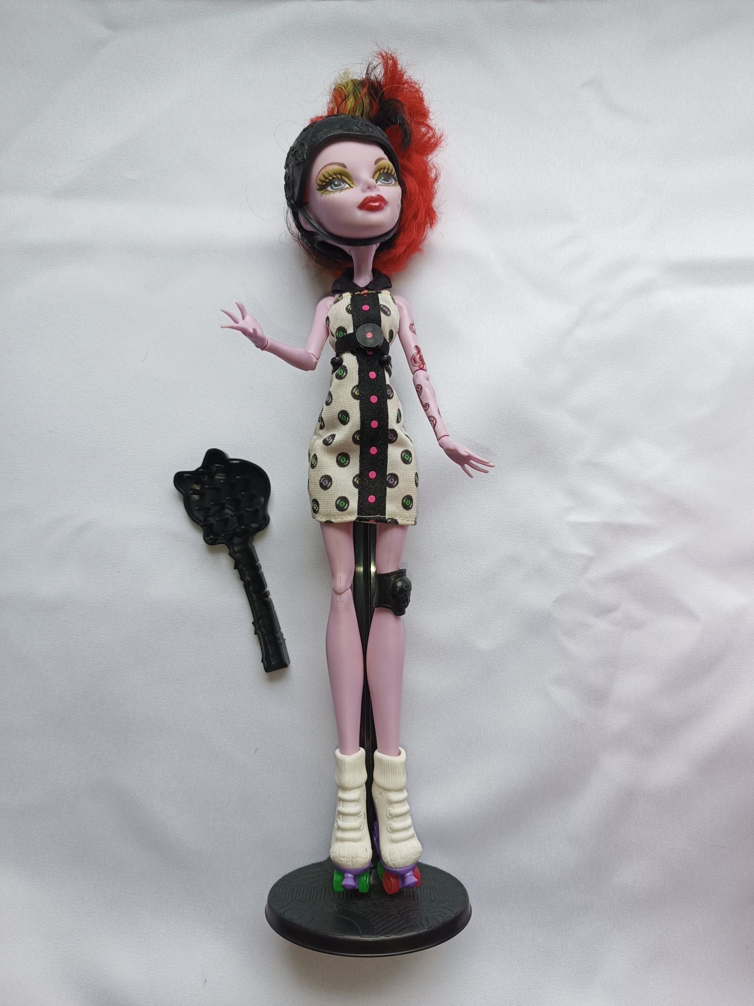 Operetta lalka monster high