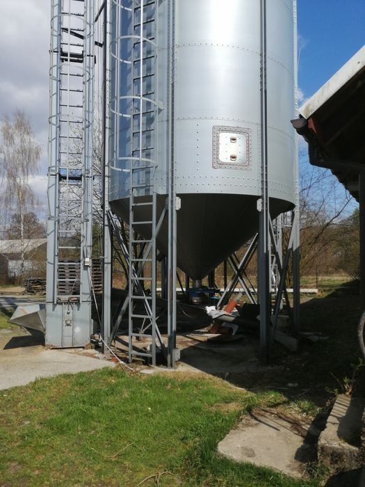 Silos zbożowy 80t lejowy ocynk stan bdb