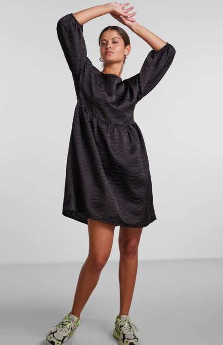 Pices sukienka elegancka satynowa LULU L