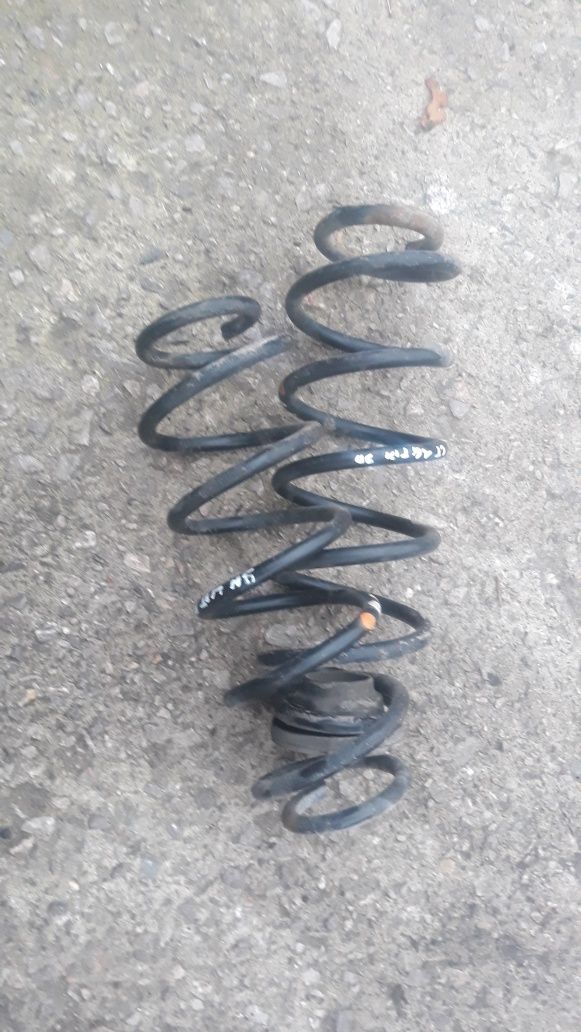 VW Polo 9N lift 1.4TDI, sprężyny tył