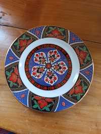 Prato marroquino, ntigo em cerâmica em tons quentes