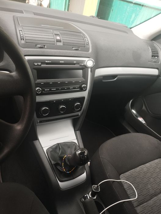 Шкода октавія А5 1.4 бензин механічна КПП -  6