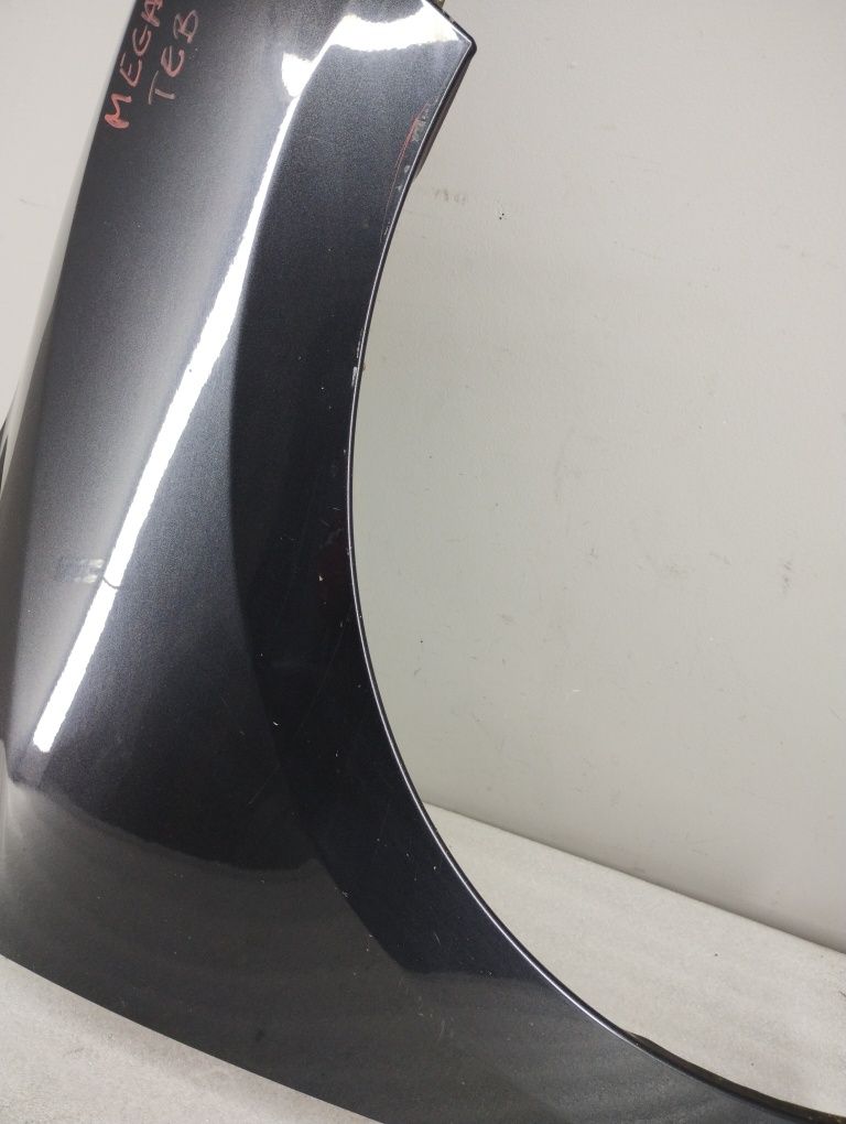 Błotnik przedni prawy Renault Megane III TEB66