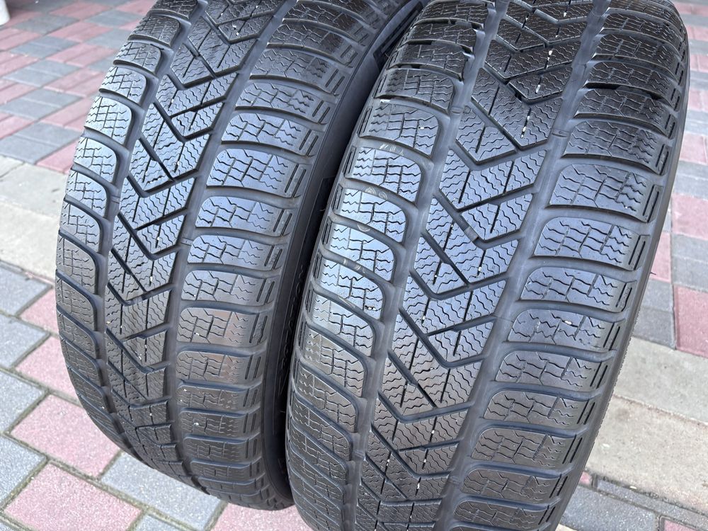 Dwie Pirelli Sottozero 3 225/55 R17 XL 2022 rok 6,5mm Zimowe