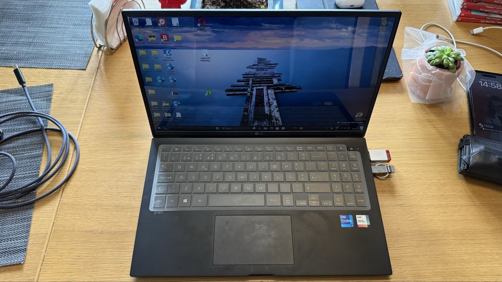 LG Gram 15Z90P - i7 11ª Geração | 16GB RAM | 256GB SSD