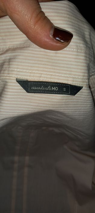 Camisa às riscas rosa e branco